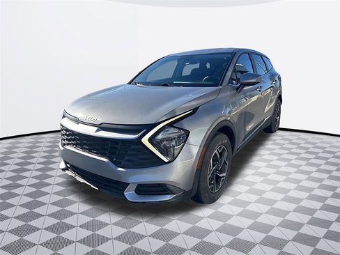 Used 2023 Kia Sportage LX image 7