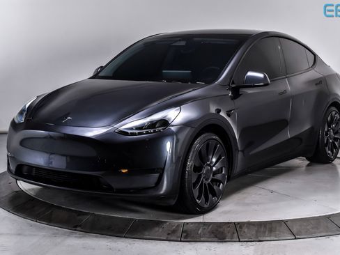 Used 2024 Tesla Model Y Performance image 2
