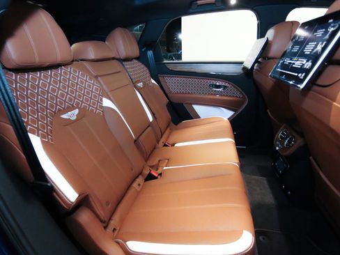 New 2025 Bentley Bentayga image 43