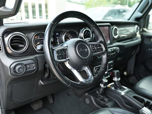 Used 2022 Jeep Wrangler Unlimited Sahara AWD/4WD image 19
