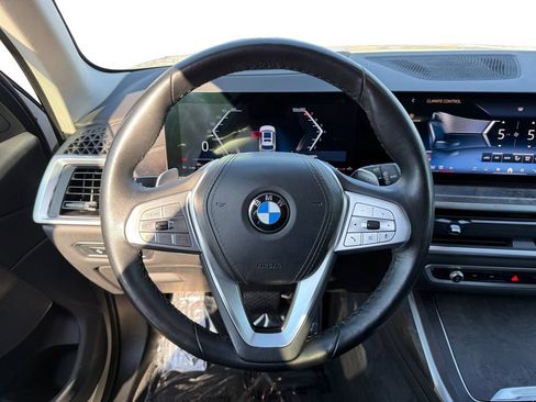 Used 2024 BMW X7 xDrive40i w/ Parking Assistance Package AWD/4WD image 12