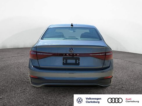 Used 2025 Volkswagen Jetta Sport FWD image 4