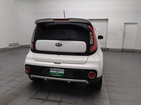 Used 2019 Kia Soul ! FWD image 7