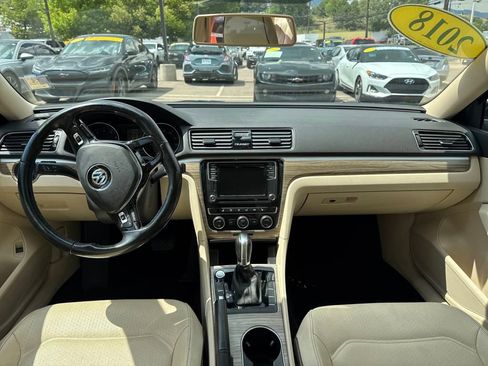 Used 2018 Volkswagen Passat 2.0T SE image 33