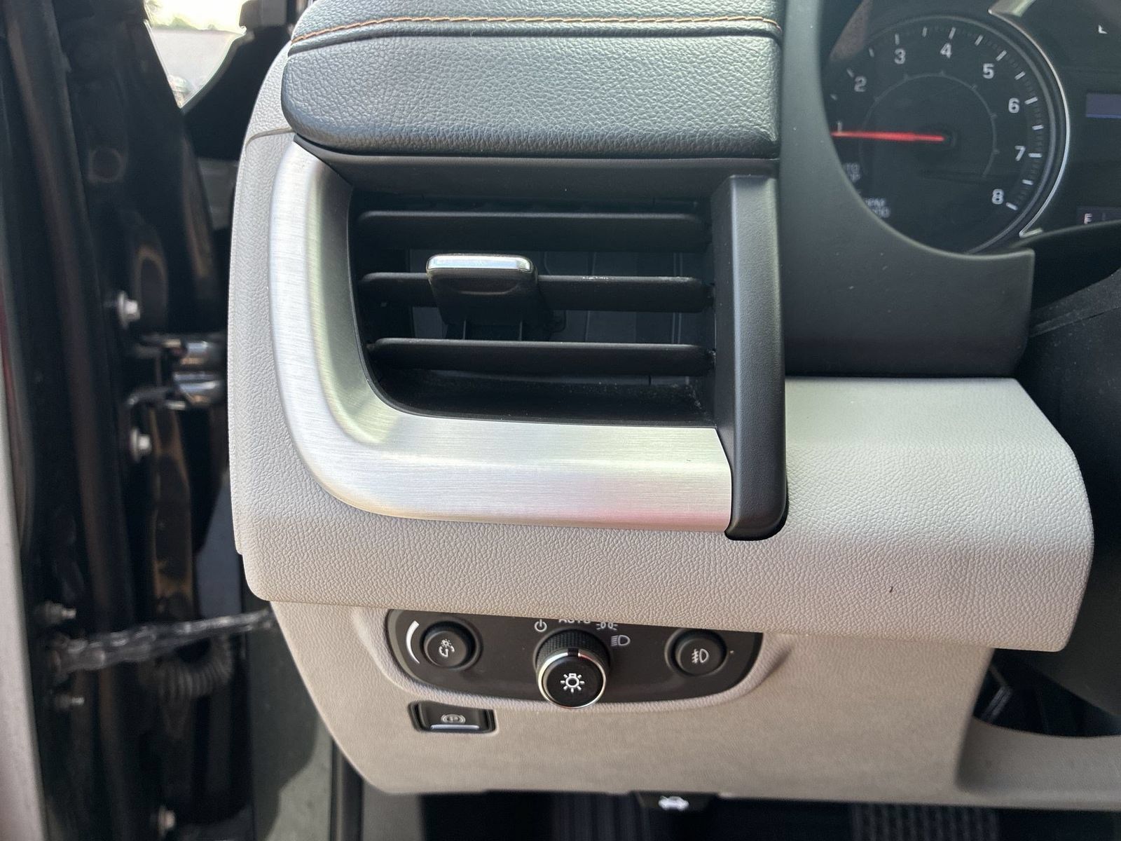 Used 2021 GMC Terrain SLT FWD image 17