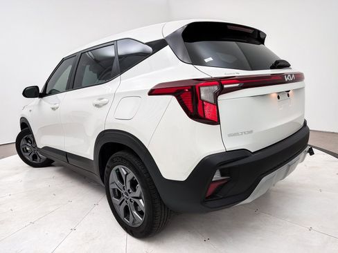 Certified 2024 Kia Seltos LX image 6