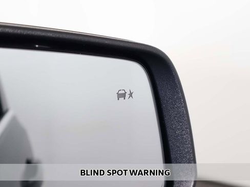 Used 2020 GMC Acadia SLE w/ Driver Convenience Package image 4