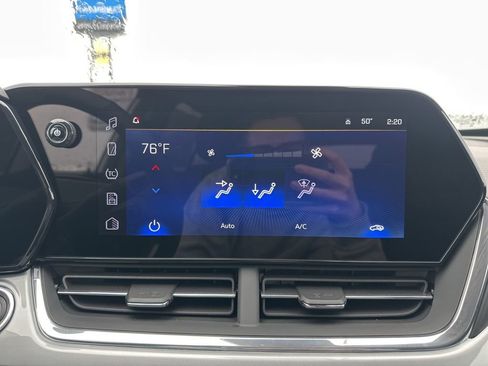 New 2026 Chevrolet Trax LT FWD image 32