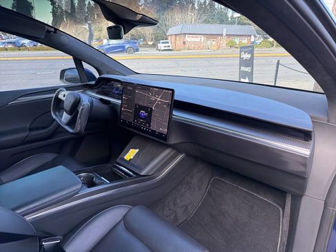 Used 2022 Tesla Model X Plaid image 18