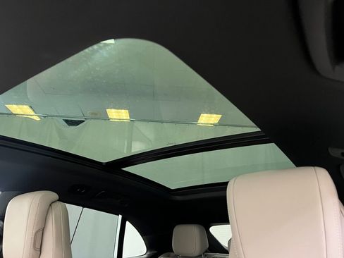 Certified 2025 Porsche Macan Electric image 51