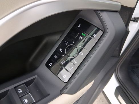 Certified 2025 Audi Q5 Premium w/ Convenience Package image 12