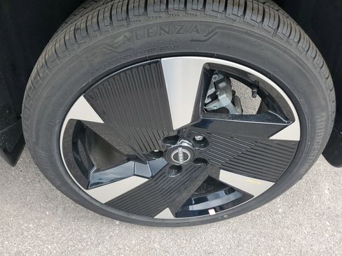 New 2026 Nissan Kicks SR image 8