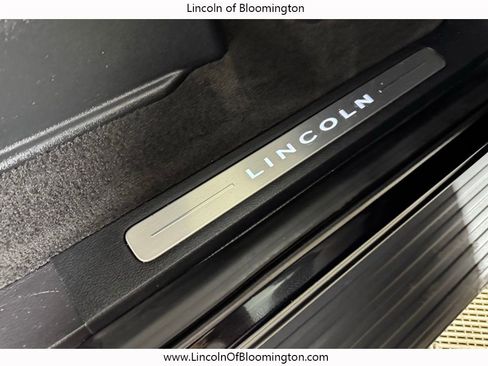 Used 2019 Lincoln Navigator Reserve AWD/4WD image 16
