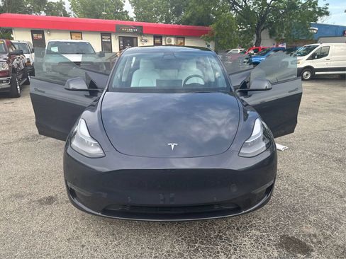Used 2022 Tesla Model Y Long Range AWD/4WD image 22
