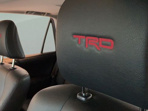 Used 2021 Toyota 4Runner TRD Off-Road Premium w/ Moonroof Package AWD/4WD image 27