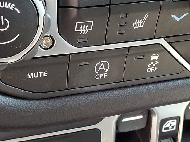 Certified 2025 Jeep Wrangler Unlimited Sahara w/ Safety Group AWD/4WD image 21