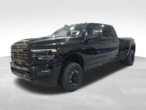 New 2026 RAM 3500 Laramie AWD/4WD image 4