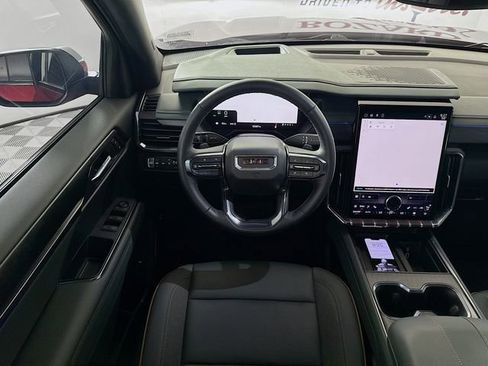 Used 2024 GMC Acadia AT4 w/ Luxury Package image 27