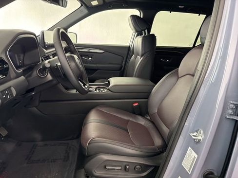 Certified 2025 Honda Pilot Black Edition image 27