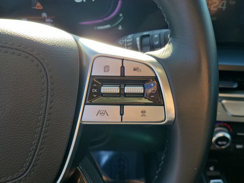 Used 2024 Kia Telluride S image 27