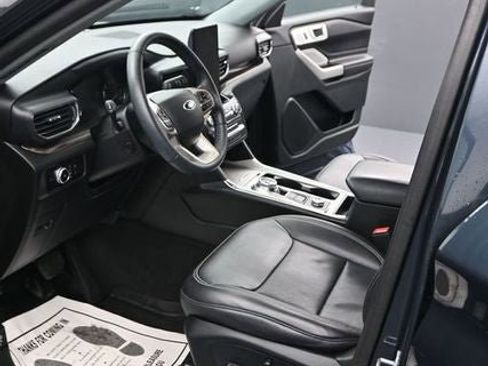 Used 2022 Ford Explorer Limited w/ Limited Technology Package image 18