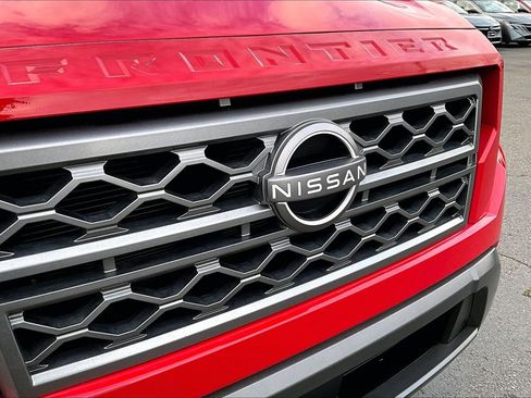 Used 2022 Nissan Frontier SV w/ Technology Package image 32