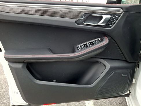 Used 2017 Porsche Macan GTS image 12