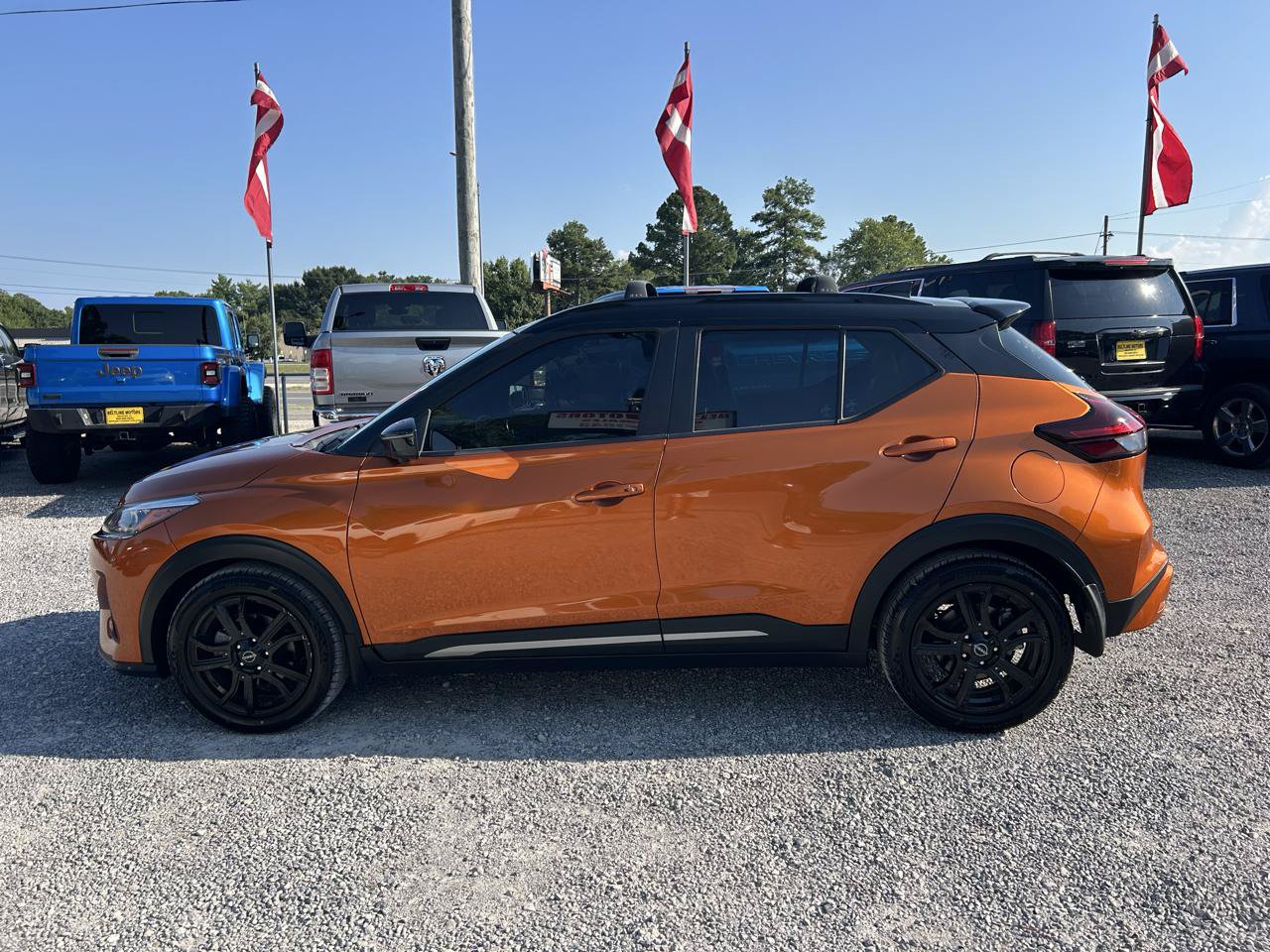 Used 2023 Nissan Kicks SR w/ SR Premium Package FWD image 19