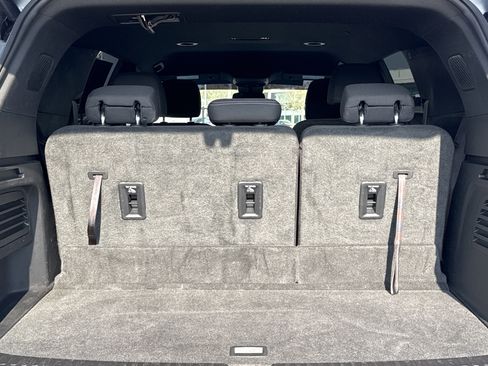 Used 2024 Chevrolet Traverse LT image 32