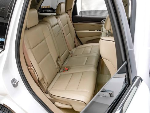 Used 2015 Jeep Grand Cherokee Overland w/ Advanced Technology Group RWD image 34