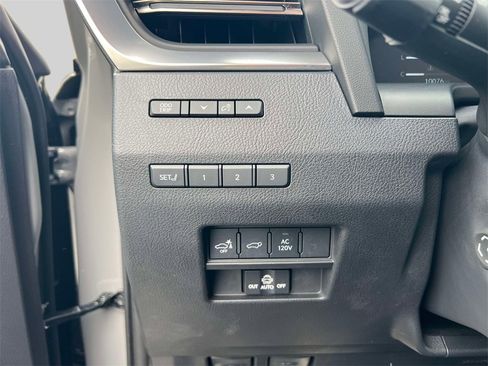 Used 2024 Lexus GX 550 w/ Accessory Package (2T) image 23