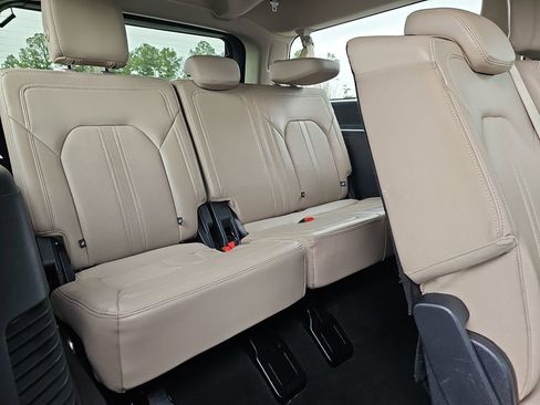 Used 2024 Ford Expedition Max Limited image 15