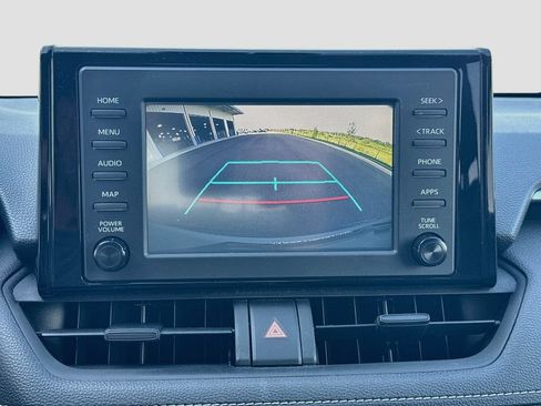 Used 2019 Toyota RAV4 XLE w/ Convenience Package FWD image 13