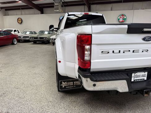 Used 2022 Ford F350 XLT w/ XLT Premium Package AWD/4WD image 15