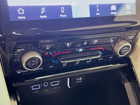 Used 2022 Jeep Grand Cherokee Overland image 24