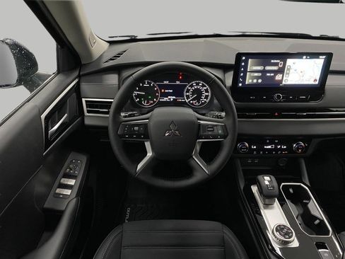 New 2026 Mitsubishi Outlander AWD image 13