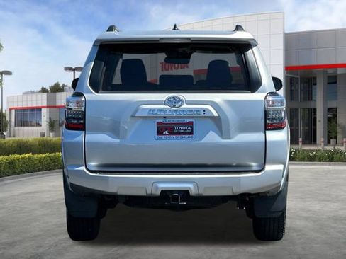 Certified 2021 Toyota 4Runner SR5 Premium AWD/4WD image 5