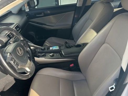 Used 2018 Lexus IS 300 AWD image 5