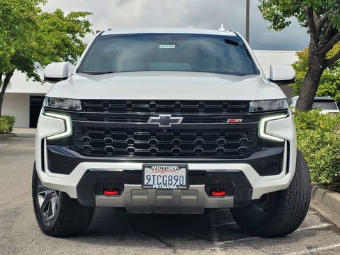 Used 2024 Chevrolet Tahoe Z71 w/ Z71 Off-Road Package AWD/4WD image 2