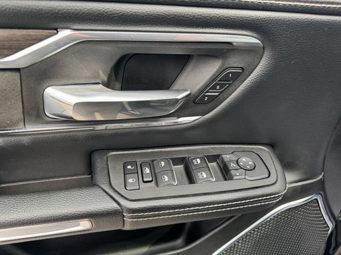 Used 2025 RAM 1500 Laramie AWD/4WD image 18