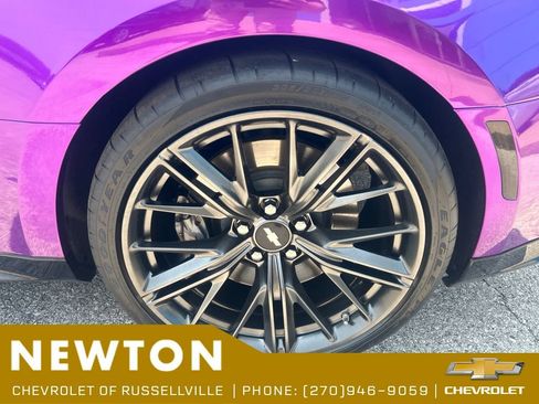 Used 2018 Chevrolet Camaro ZL1 RWD image 31