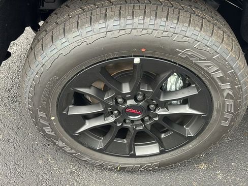 New 2026 Toyota Tundra Platinum w/ TRD Off-Road Package AWD/4WD image 38