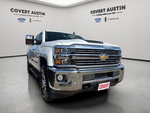 Used 2019 Chevrolet Silverado 2500 LTZ w/ Duramax Plus Package AWD/4WD image 4
