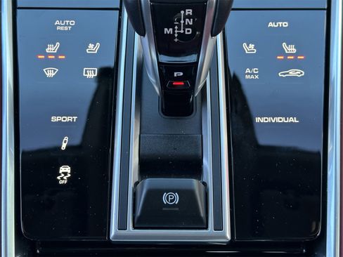 Certified 2023 Porsche Panamera 4 Platinum Edition image 26