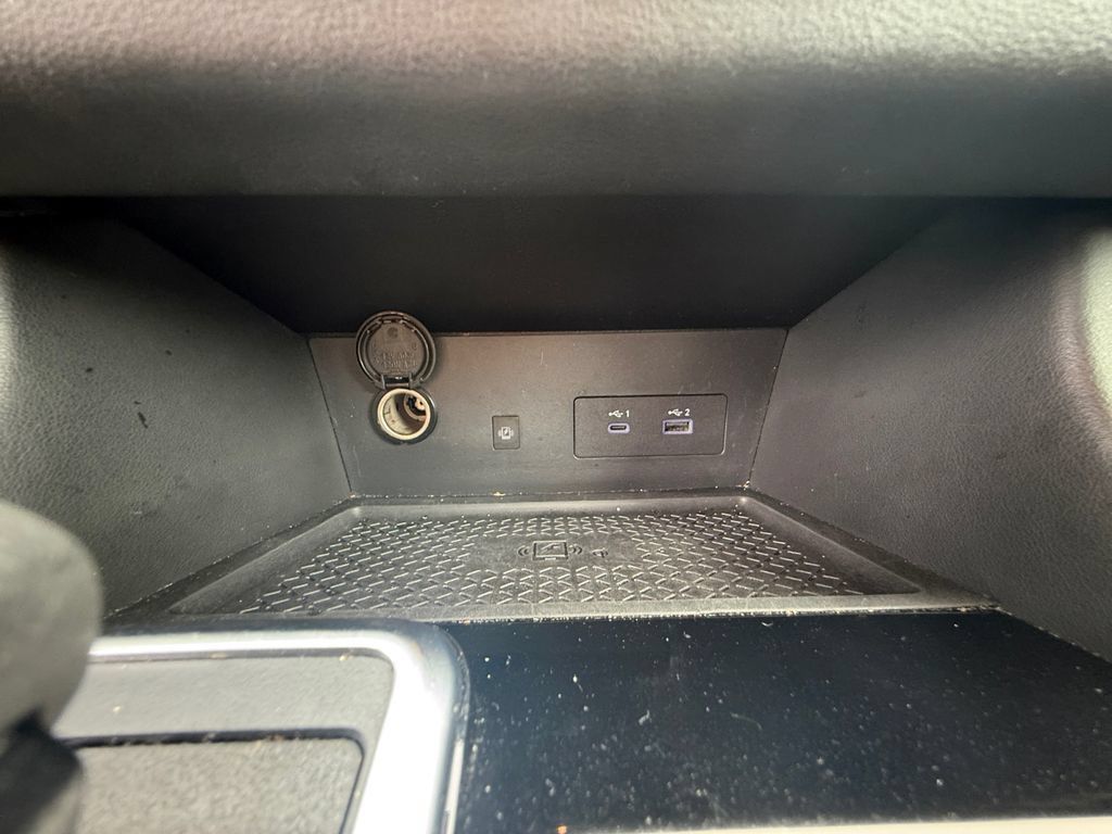 Used 2025 Nissan Pathfinder SL AWD/4WD image 34