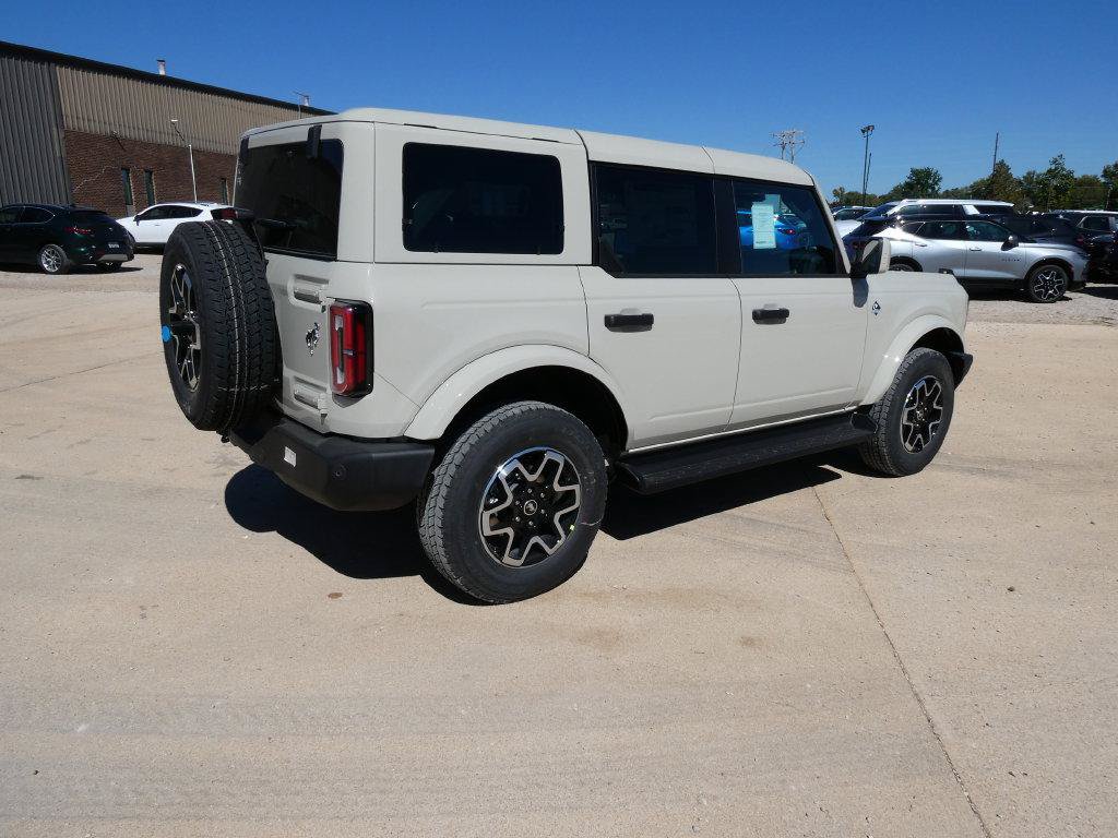 New 2026 Ford Bronco Outer Banks AWD/4WD image 5