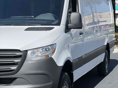Used 2022 Mercedes-Benz Sprinter 2500 image 46