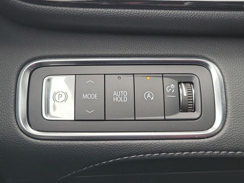 Used 2025 Buick Enclave Sport Touring FWD image 73