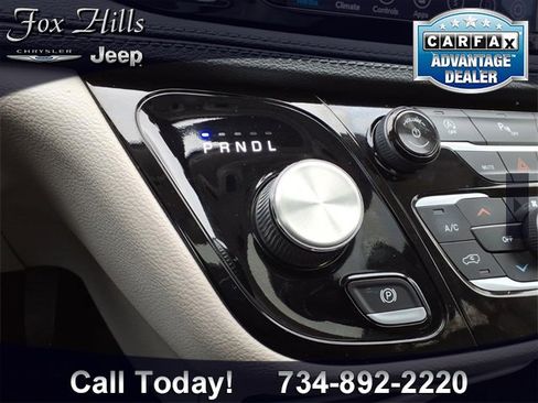 Used 2020 Chrysler Pacifica Limited image 25