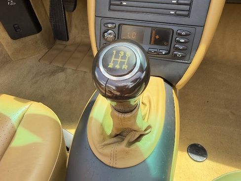 Used 2001 Porsche Boxster RWD image 18